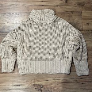 I great condition, like new! Free People My Only Sunshine sweater. Color-Linen